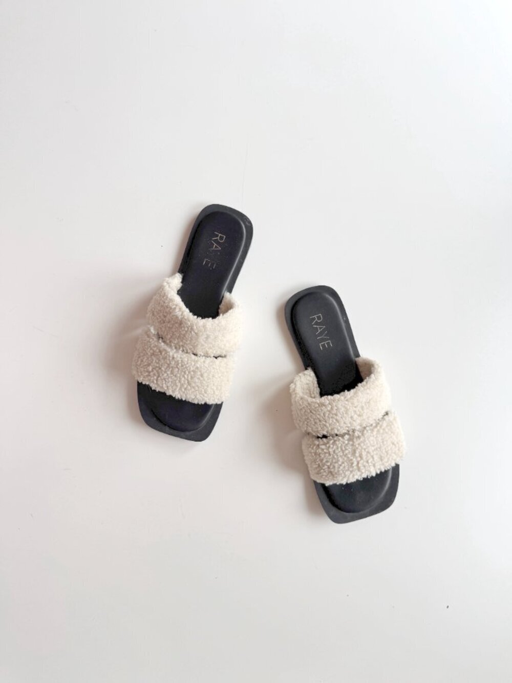 RAYE Lounge Natural Ivory Faux Shearling Fur Slides Sandals Flats, Size 5.5